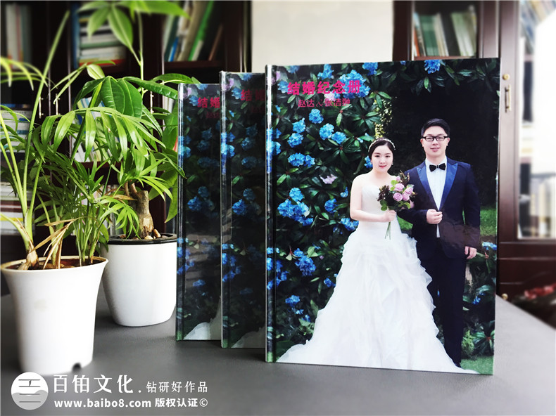 結(jié)婚周年紀(jì)念日的禮物 何不制作一本結(jié)婚紀(jì)念冊第1張-宣傳畫冊,紀(jì)念冊設(shè)計制作-價格費用,文案模板,印刷裝訂,尺寸大小